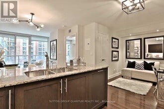 1 Bedford Rd in Toronto, ON - Building Photo - Building Photo