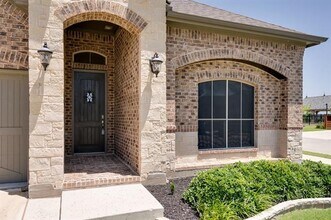 1040 Whitehall Ln in Argyle, TX - Building Photo - Building Photo