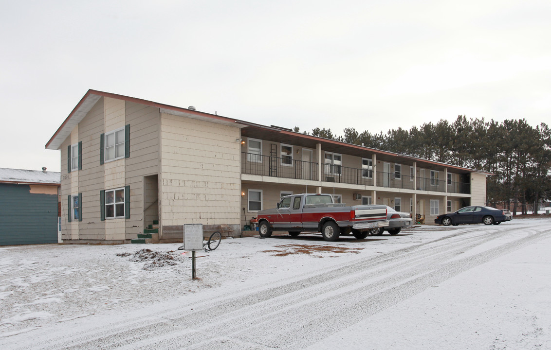 2624 Fryklund Dr in Menomonie, WI - Building Photo