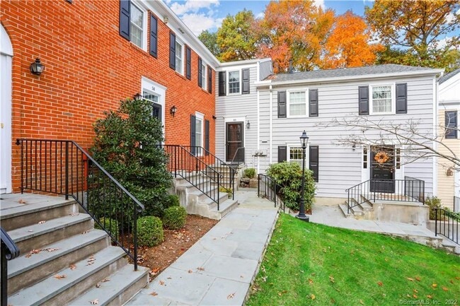 property at 60 Greenwich Hills Dr