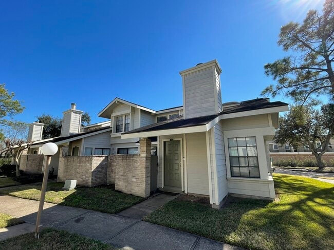 6239 Ludington Dr in Houston, TX - Building Photo - Building Photo