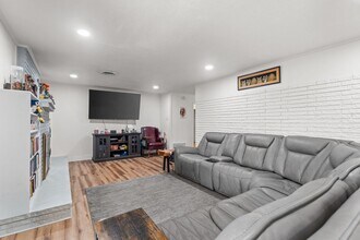 10714 Glenwood St in Corpus Christi, TX - Building Photo - Building Photo