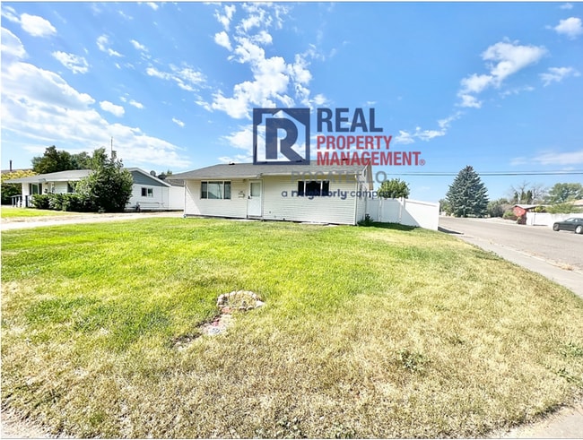 430 Collins St in Blackfoot, ID - Building Photo - Building Photo