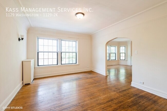 1129 Washington St in Oak Park, IL - Building Photo - Building Photo