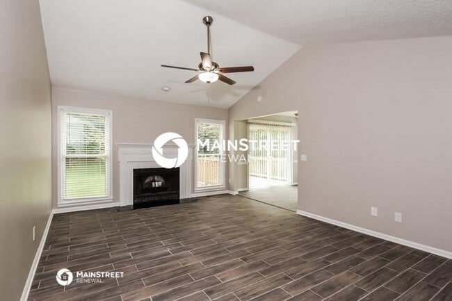 property at 17 Stonecreek Dr SW
