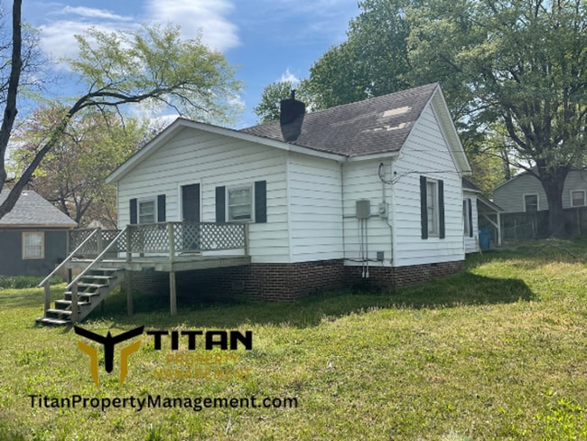 property at 305 S Richards St