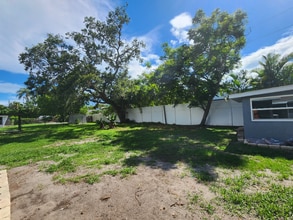 2710 Marshall Dr in Sarasota, FL - Building Photo - Building Photo