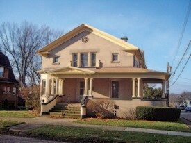 225 4th St NE in Massillon, OH - Building Photo