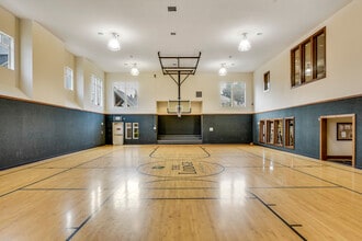 The Lodge at Peasley Canyon in Federal Way, WA - Foto de edificio - Building Photo