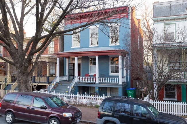 property at 412 W Marshall St