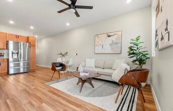 1071 Oak Cir in Lakewood, CO - Building Photo - Building Photo