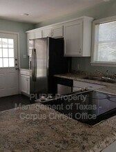 1329 Oak Park Dr in Aransas Pass, TX - Building Photo - Building Photo