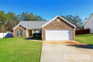 9538 Rollinghills Dr in Jonesboro, GA - Building Photo