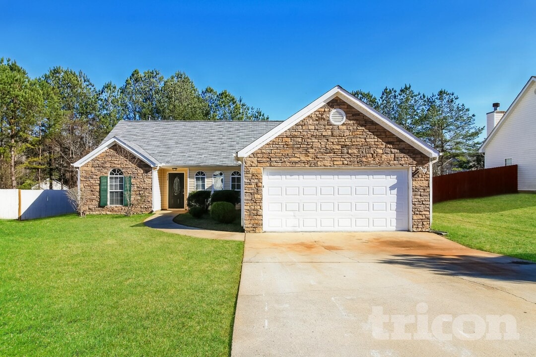 9538 Rollinghills Dr in Jonesboro, GA - Building Photo