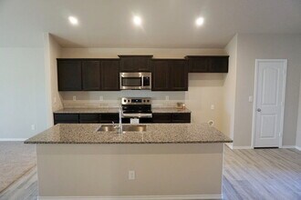 6822 40th St in Lubbock, TX - Foto de edificio - Building Photo