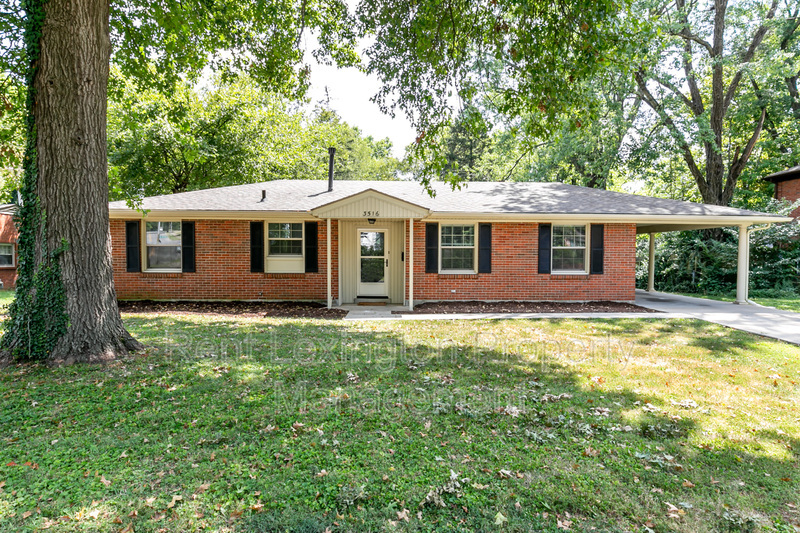 3516 Greentree Rd in Lexington, KY - Building Photo