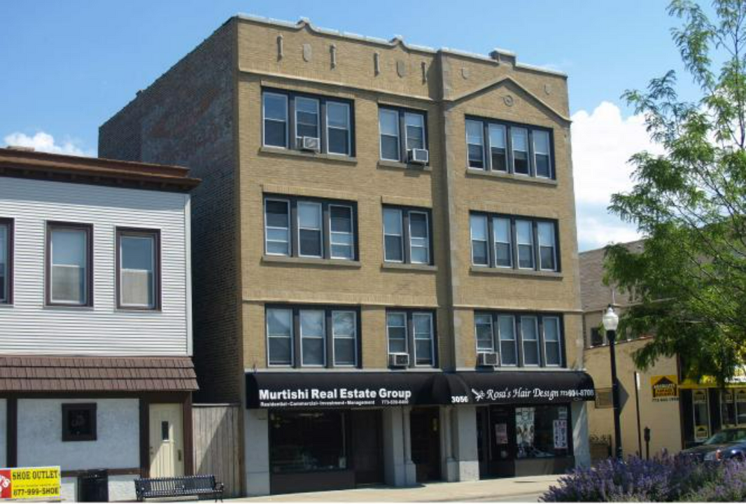 3052 W Irving Park Rd in Chicago, IL - Building Photo