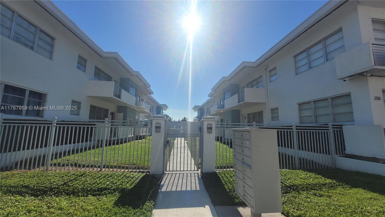 200 S Shore Dr in Miami Beach, FL - Building Photo