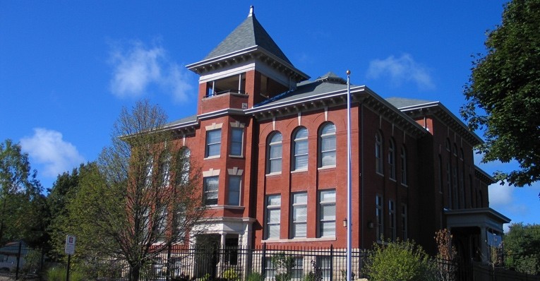 Taylor Heights in Davenport, IA - Building Photo