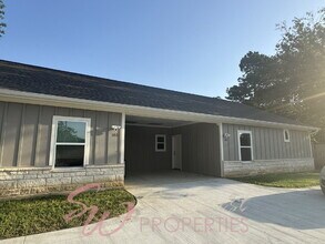 1431 W Ash St in Stephenville, TX - Building Photo - Building Photo