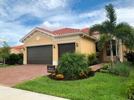 13711 Callisto Ave in Naples, FL - Building Photo
