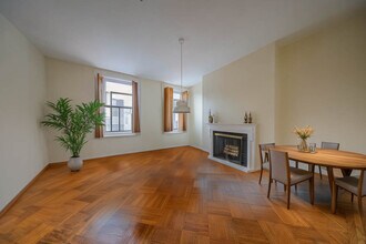 1712 Beacon St, Unit 2 in Brookline, MA - Building Photo - Building Photo