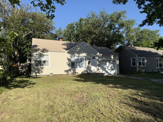 property at 1823 N Garland St