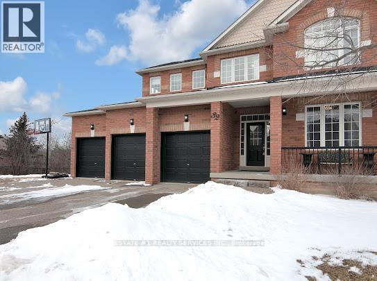 32 River Rock Crescent in Brampton, ON - Building Photo - Building Photo