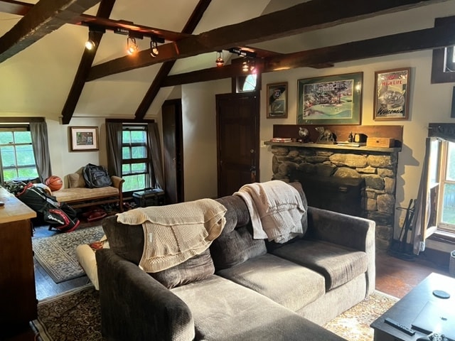 16 Konandreas Dr in Stamford, CT - Building Photo - Building Photo