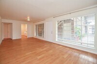 2101 Fountain View Dr photo'