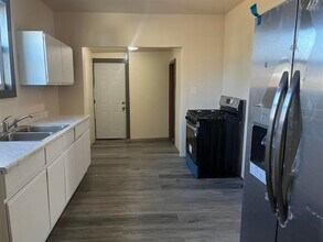 1027 S Chicago Ave in Freeport, IL - Building Photo - Building Photo