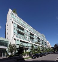 120 Homewood Ave in Toronto, ON - Building Photo