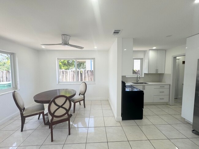 4847 NW 23rd Ave in Miami, FL - Building Photo - Building Photo