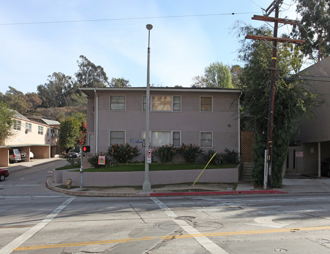 3874-3880 Roble Vista Dr in Los Angeles, CA - Building Photo - Building Photo