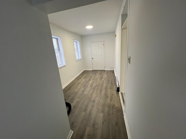 34 N Earl St, Unit 4 in Shippensburg, PA - Building Photo - Building Photo