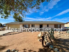 22191 Isatis Ave in Apple Valley, CA - Building Photo - Building Photo