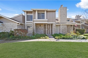 11650 Village Pl Dr in Houston, TX - Building Photo