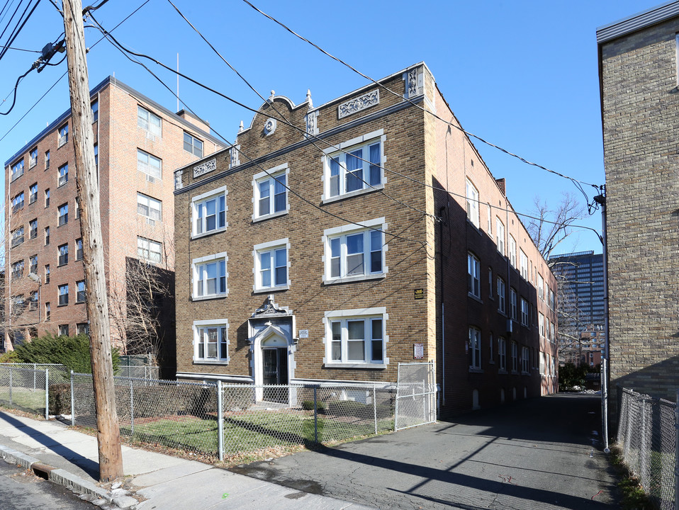 184 Sigourney St in Hartford, CT - Foto de edificio