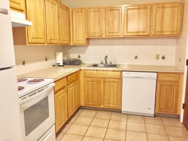 89 Plympton St-Unit -Apt 9 in Middleboro, MA - Building Photo - Building Photo