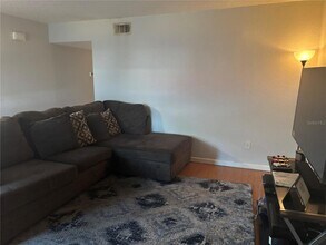 6080 22nd Ave N, Unit 3 in St. Petersburg, FL - Foto de edificio - Building Photo