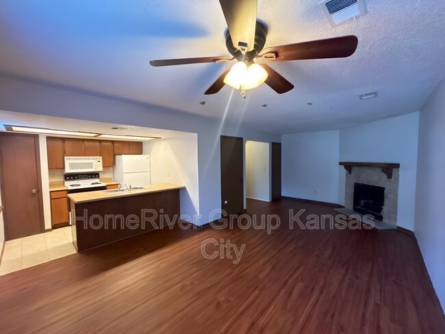 8705 NW 82nd St in Kansas City, MO - Building Photo - Building Photo