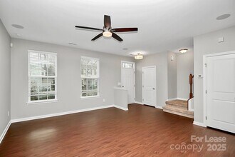 6826 Colonial Garden Dr in Huntersville, NC - Building Photo - Building Photo
