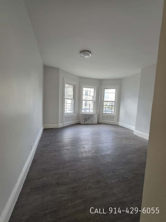 136 Hawthorne Ave in Yonkers, NY - Building Photo - Building Photo