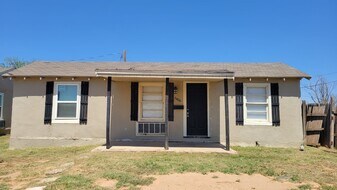 7406 18th St in Lubbock, TX - Building Photo