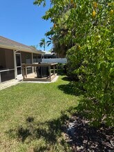 523 Dover Rd in Jupiter, FL - Foto de edificio - Building Photo