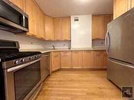 Fourth Avenue, Unit 9G in New York, NY - Building Photo