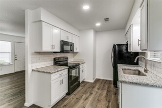 620 Ridgeline Dr in Hurst, TX - Building Photo - Building Photo