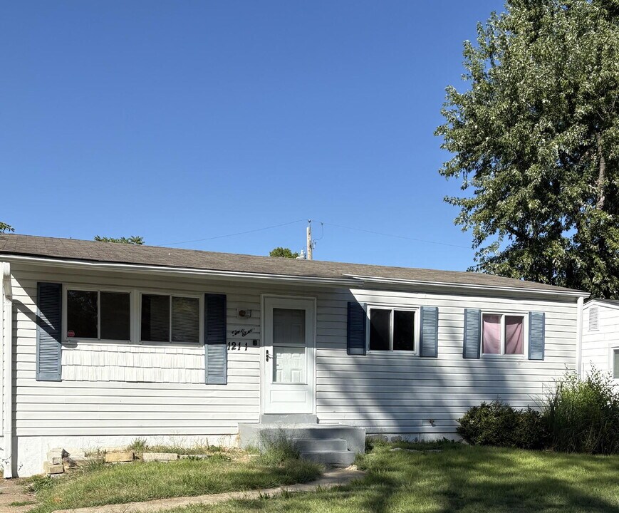 1211 Prigge Ave in St. Louis, MO - Building Photo
