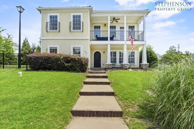 property at 305 Amalfi Dr