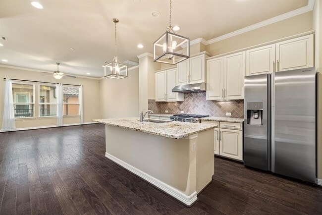 property at 11829 Terraza Cir